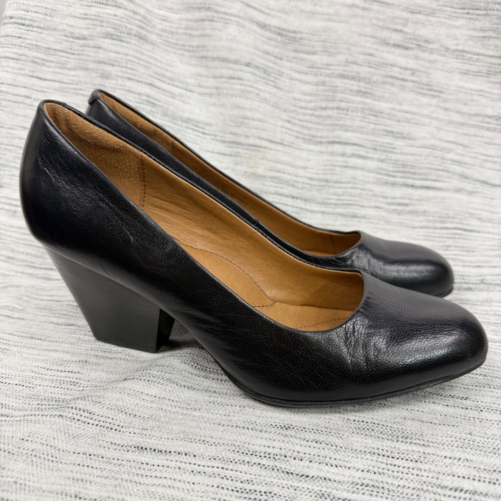 Sofft Black Leather Block Heel Classic Heels 7 Minimalist Capsule Office Career